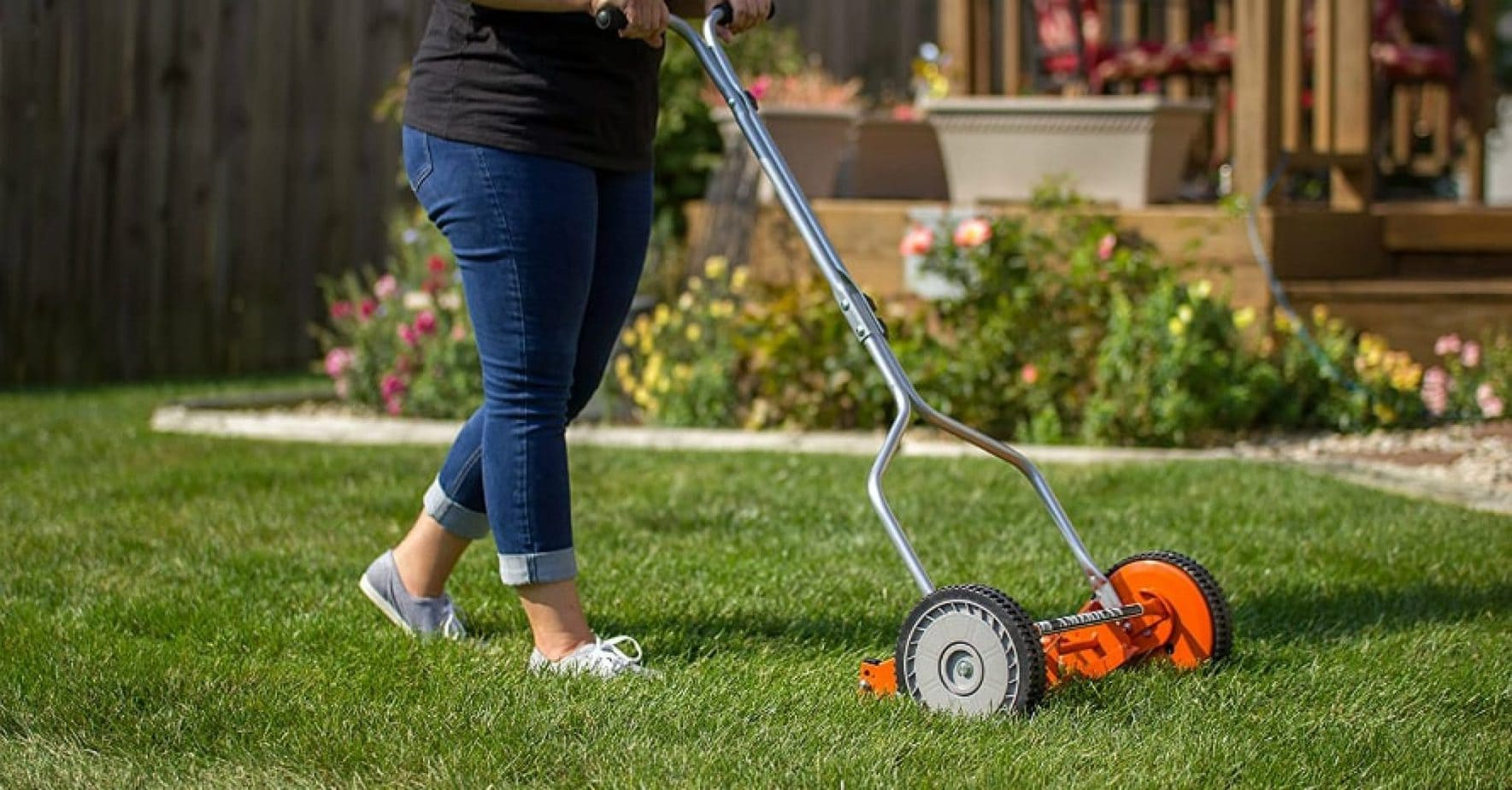 Top 7 Best Inexpensive Lawn Mower for Small Yard Areas in 2024