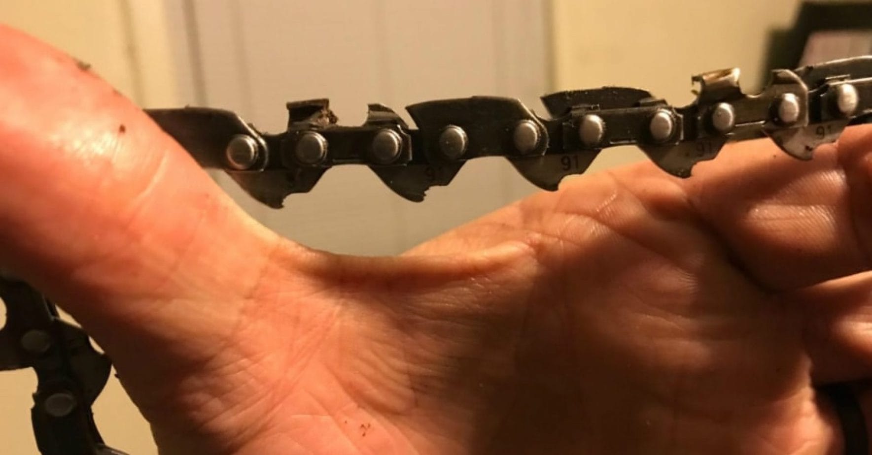 How to Put a Chain on a Chainsaw The Easy Guide