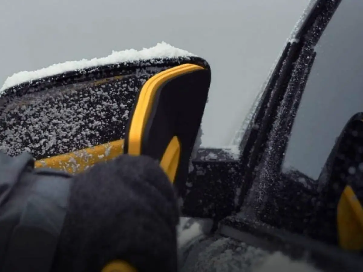 Aokebeey Ice Scraper Tool for Cars Snow Scraper Windscreen Scraper with Glove Waterproof to Keep Your Hands Warm