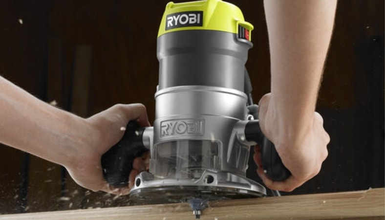 ryobi wood router at work