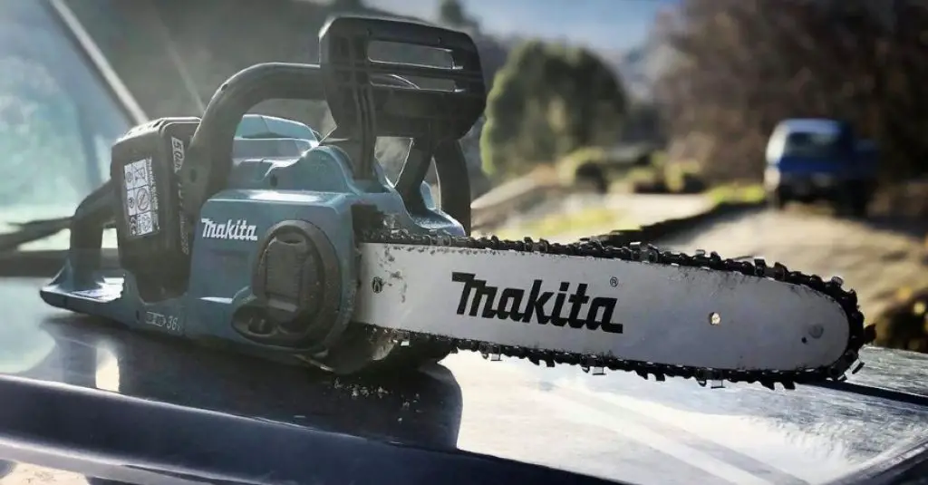 Makita electric chainsaw