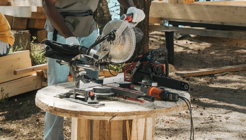 Types of mitre saws