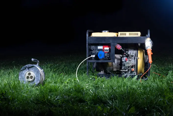 Generator for generating electricity