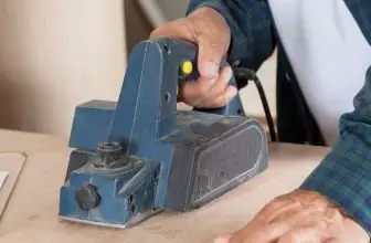 electric hand planer working