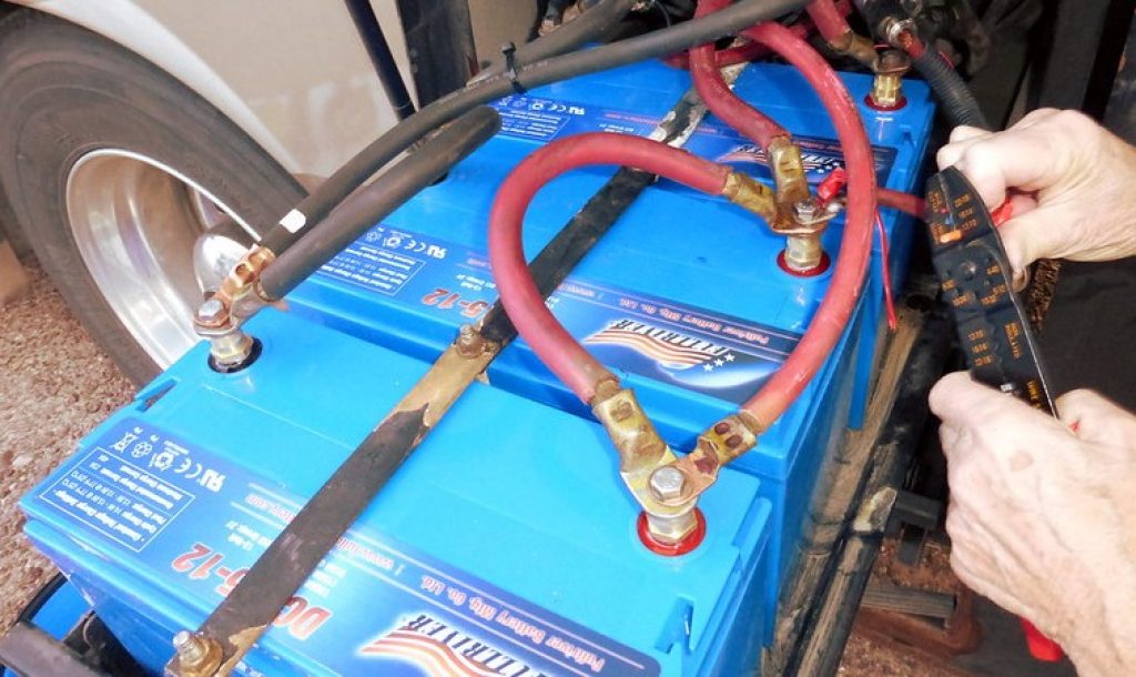 How to Charge RV Battery With Generator