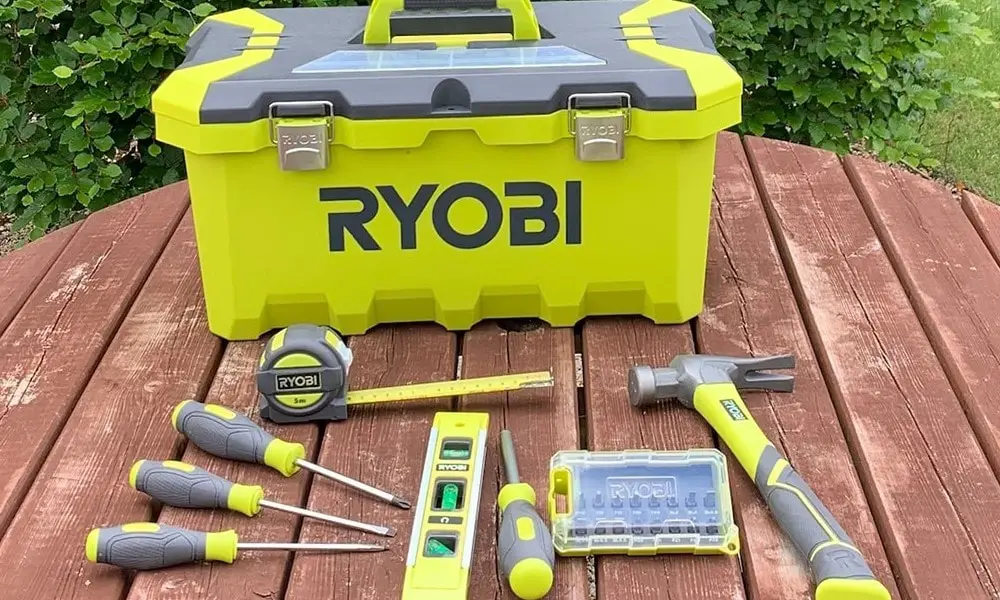 Ryobi screwdrivers, hammer, tool bag and other tools